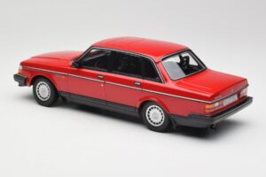 Volvo 240 GL Rot Minichamps 1:18 155171401 Metall – Bild 5 von 6