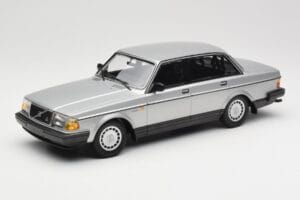 Volvo 240 GL Silber Minichamps 1:18 155171408 Metall