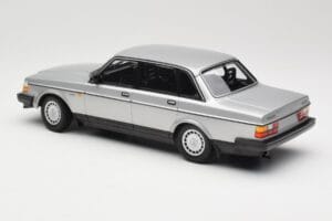 Volvo 240 GL Silber Minichamps 1:18 155171408 Metall – Bild 5 von 6