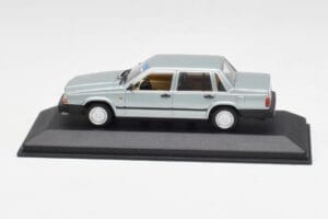 Volvo 240 GL Silber Metallic Minichamps 1:43 940171402 Metall