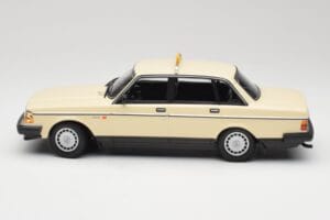 Volvo 240 GL Taxi Minichamps 1:18 155171494 Metall – Bild 3 von 6