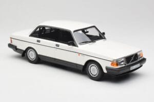 Volvo 240 GL Weiss Minichamps 1:18 155171402 Metall – Bild 4 von 6