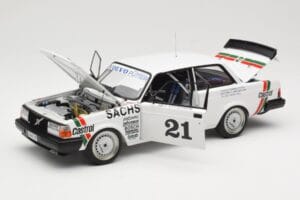 Volvo 240 Turbo #21 P. Stureson DTM Winner Wunstorf 1985 AUTOart 1:18 88592 Metall – Bild 2 von 8