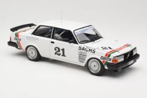 Volvo 240 Turbo #21 P. Stureson DTM Winner Wunstorf 1985 AUTOart 1:18 88592 Metall – Bild 6 von 8