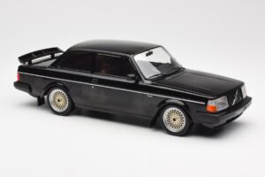Volvo 240 Turbo Schwarz Custom IXO 1:18 18CMC178 Metall – Bild 4 von 6