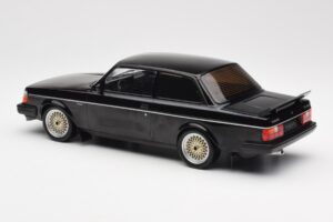 Volvo 240 Turbo Schwarz Custom IXO 1:18 18CMC178 Metall – Bild 5 von 6