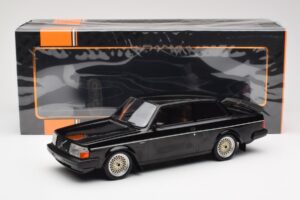 Volvo 240 Turbo Schwarz Custom IXO 1:18 18CMC178 Metall – Bild 6 von 6
