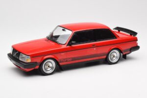 Volvo 240 Turbo Rot Custom IXO 1:18 18CMC177 Metall