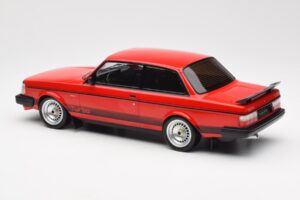 Volvo 240 Turbo Rot Custom IXO 1:18 18CMC177 Metall – Bild 5 von 5
