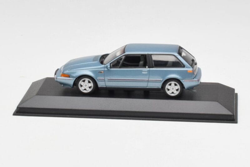 Volvo 480 ES Hellblau Minichamps 1:43 Volvo 480 ES Hellblau Minichamps 1:43 VOLVO011 Metall