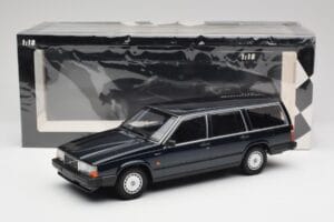 Volvo 740 GL Kombi Dunkelgrün Metallic Minichamps 1:18 155171771 Metall – Bild 6 von 6