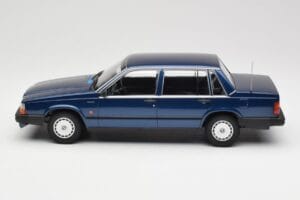Volvo 740 GL Dark Blue Metallic Minichamps 1:18 155171701 Metall – Bild 3 von 6