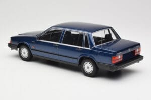 Volvo 740 GL Dark Blue Metallic Minichamps 1:18 155171701 Metall – Bild 5 von 6
