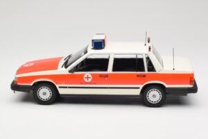 Volvo 740 GL DRK Aschaffenburg Minichamps 1:18 155171790 Metall – Bild 3 von 6