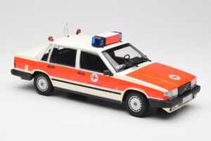 Volvo 740 GL DRK Aschaffenburg Minichamps 1:18 155171790 Metall – Bild 4 von 6