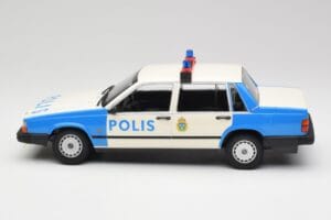Volvo 740 GL Schwedische Polizei Minichamps 1:18 155171791 Metall – Bild 3 von 6