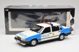 Volvo 740 GL Schwedische Polizei Minichamps 1:18 155171791 Metall – Bild 6 von 6
