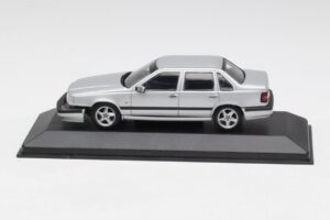 Volvo 850 Silber Minichamps 1:43 430171402 Metall