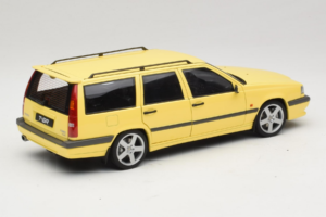 Volvo 850 T-5R Kombi Cream Yellow AUTOart 1:18 79506 Metall – Bild 3 von 8