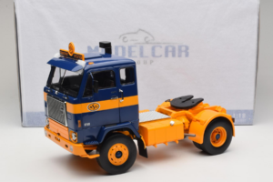 Volvo F88 Dunkelblau Gelb MCG 1:18 MCG18140 Metall – Bild 8 von 8