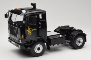 Volvo F88 John Player Special Black MCG 1:18 MCG18217 Metall – Bild 2 von 8