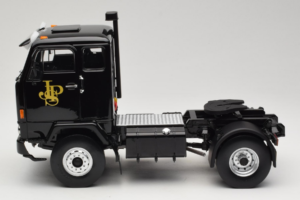 Volvo F88 John Player Special Black MCG 1:18 MCG18217 Metall – Bild 4 von 8