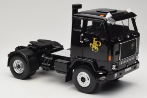 Volvo F88 John Player Special Black MCG 1:18 MCG18217 Metall – Bild 6 von 8