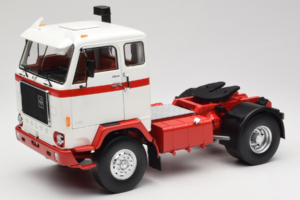 Volvo F88 Weiss Rot MCG 1:18 MCG18141 Metall