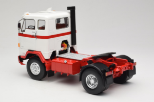 Volvo F88 Weiss Rot MCG 1:18 MCG18141 Metall – Bild 7 von 8