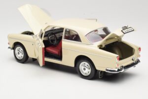 Volvo P121 Amazon Weiss Revell 1:18 08866 Metall – Bild 5 von 8