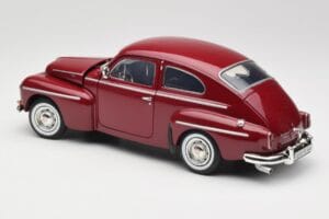Volvo PV544 Cherry Red Revell 1:18 08887 Metall – Bild 7 von 8