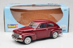 Volvo PV544 Cherry Red Revell 1:18 08887 Metall – Bild 8 von 8