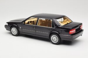 Volvo S90 Royal Violet DNA 1:18 DNA000089 Metall – Bild 5 von 6