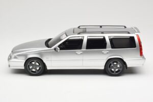 Volvo V70 R P80 Silber DNA 1:18 DNA000155 Metall – Bild 3 von 6