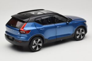 Volvo XC40 Recharge Blau Metallic Paudi Model 1:18 2562373 Metall – Bild 3 von 8