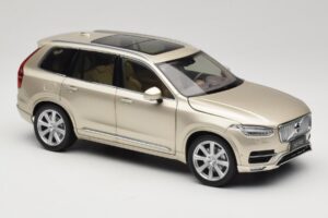 Volvo XC90 Luminous Sand Yellow Paudi Model 1:18 9430841 Metall – Bild 6 von 8