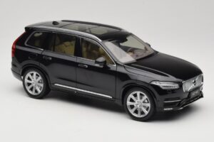 Volvo XC90 Onyx Black Paudi Model 1:18 9430842 Metall – Bild 6 von 8