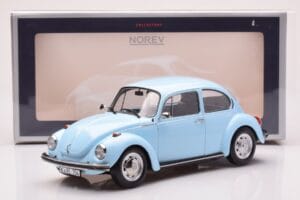 Volkswagen Beetle 1303 Hellblau Norev 1:18 188532 Metall – Bild 6 von 6