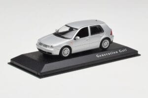 Volkswagen Golf Mk4 Reflex Silber Minichamps 1:43 4527111022 Metall – Bild 2 von 4