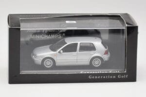 Volkswagen Golf Mk4 Reflex Silber Minichamps 1:43 4527111022 Metall – Bild 4 von 4