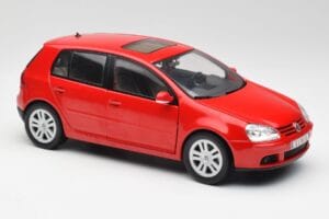 Volkswagen Golf Mk5 4-Door Tornado Rot Bburago 1:18 GOLF001 Metall – Bild 6 von 8