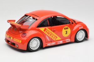 Volkswagen New Beetle Cup Bburago 1:18 3329 Metall – Bild 3 von 8