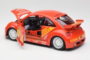 Volkswagen New Beetle Cup Bburago 1:18 3329 Metall – Bild 5 von 8