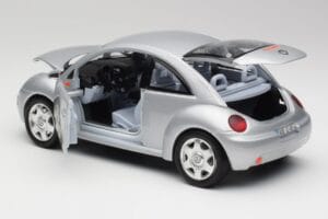 Volkswagen New Beetle Reflex Silber Metallic Bburago 1:18 3322 Metall – Bild 5 von 8