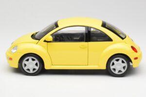 Volkswagen New Beetle Gelb Maisto 1:18 37800-M4 Metall – Bild 4 von 8