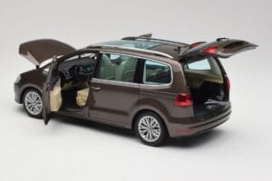 Volkswagen Sharan 7N Eichenbraun Metallic Minichamps 1:18 110051001 Metall – Bild 5 von 8