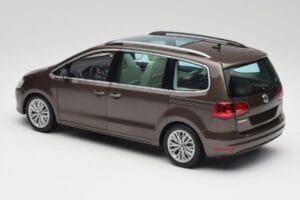 Volkswagen Sharan 7N Eichenbraun Metallic Minichamps 1:18 110051001 Metall – Bild 7 von 8