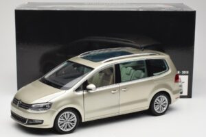 Volkswagen Sharan 7N Reflex Silber Metallic Minichamps 1:18 110051002 Metall – Bild 8 von 8