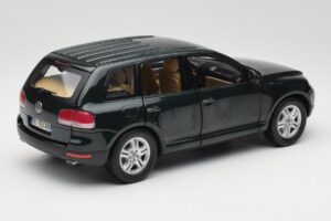 Volkswagen Touareg V10 TDI Canyon Green Bburago 1:18 34911-V1 Metall – Bild 3 von 8