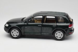 Volkswagen Touareg V10 TDI Canyon Green Bburago 1:18 34911-V1 Metall – Bild 4 von 8